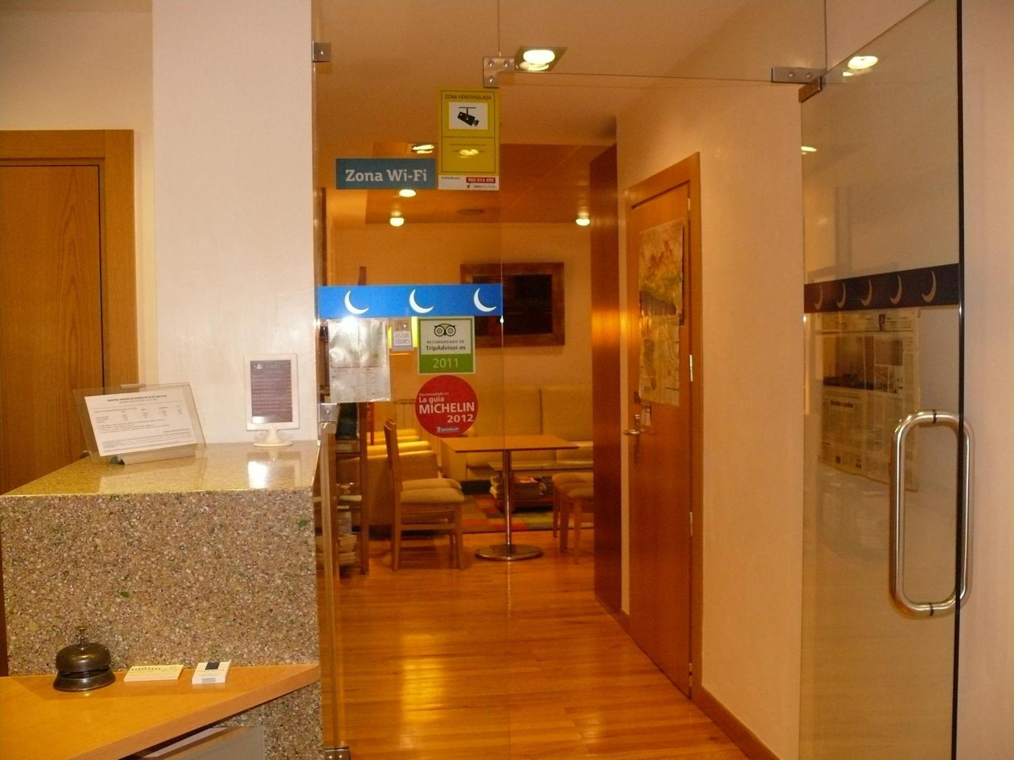 Hotel Nochendi Cangas de Onis Bagian luar foto