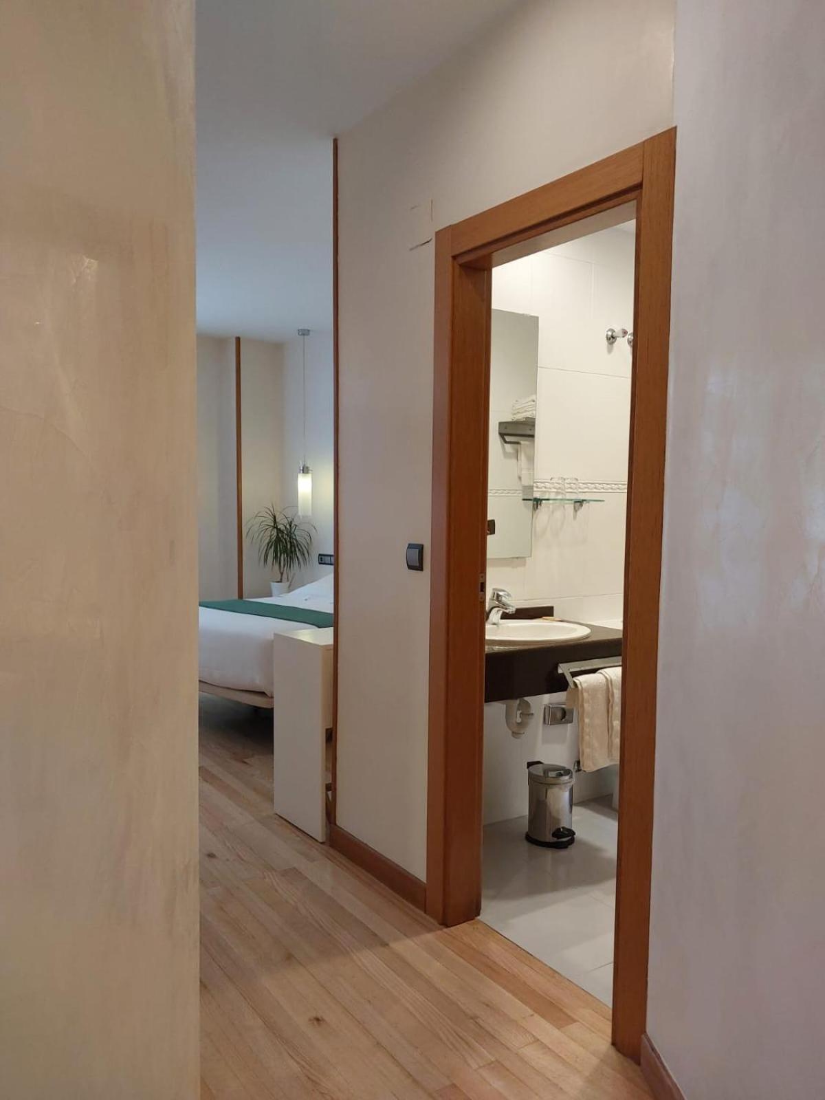 Hotel Nochendi Cangas de Onis Bagian luar foto