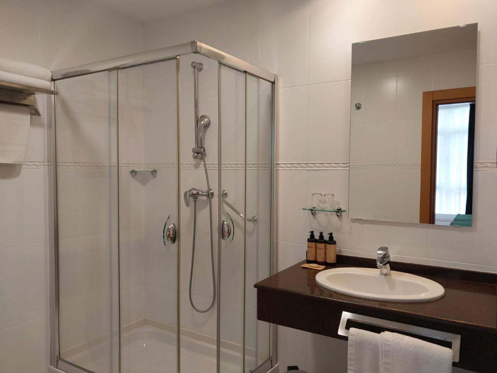 Hotel Nochendi Cangas de Onis Bagian luar foto
