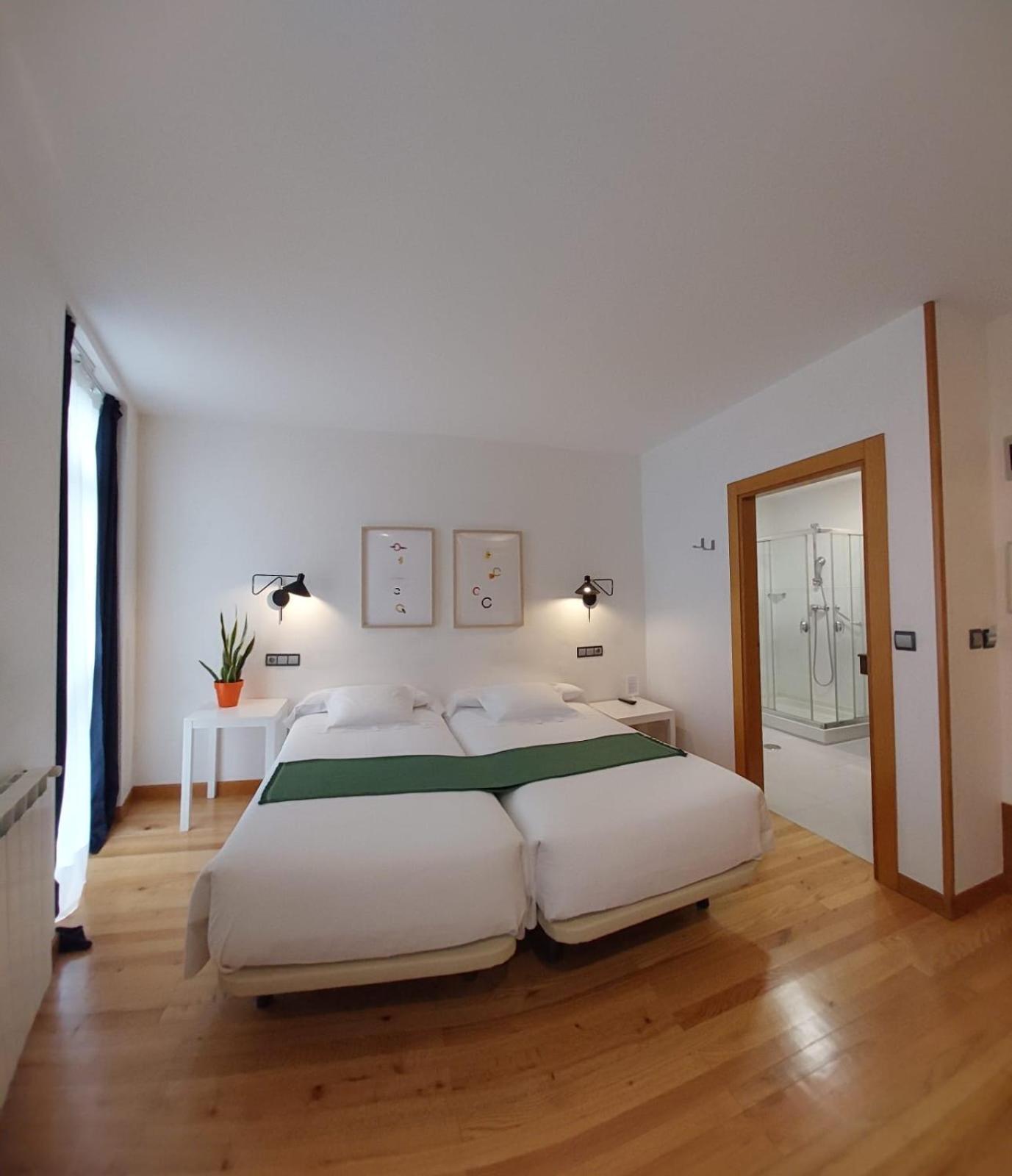 Hotel Nochendi Cangas de Onis Bagian luar foto