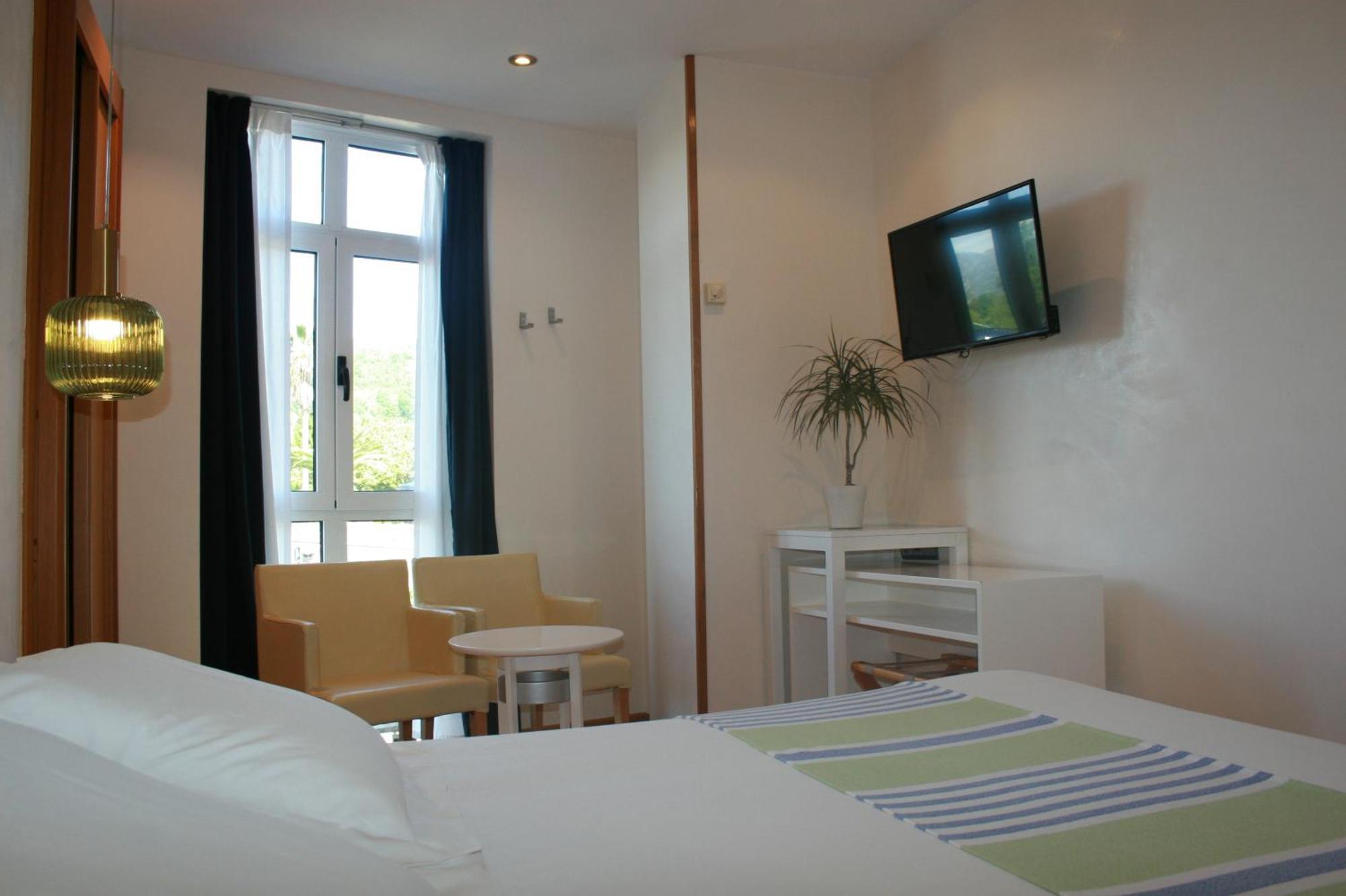 Hotel Nochendi Cangas de Onis Bagian luar foto
