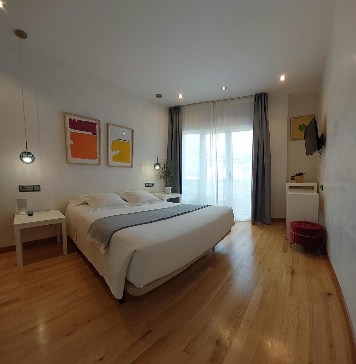 Hotel Nochendi Cangas de Onis Bagian luar foto