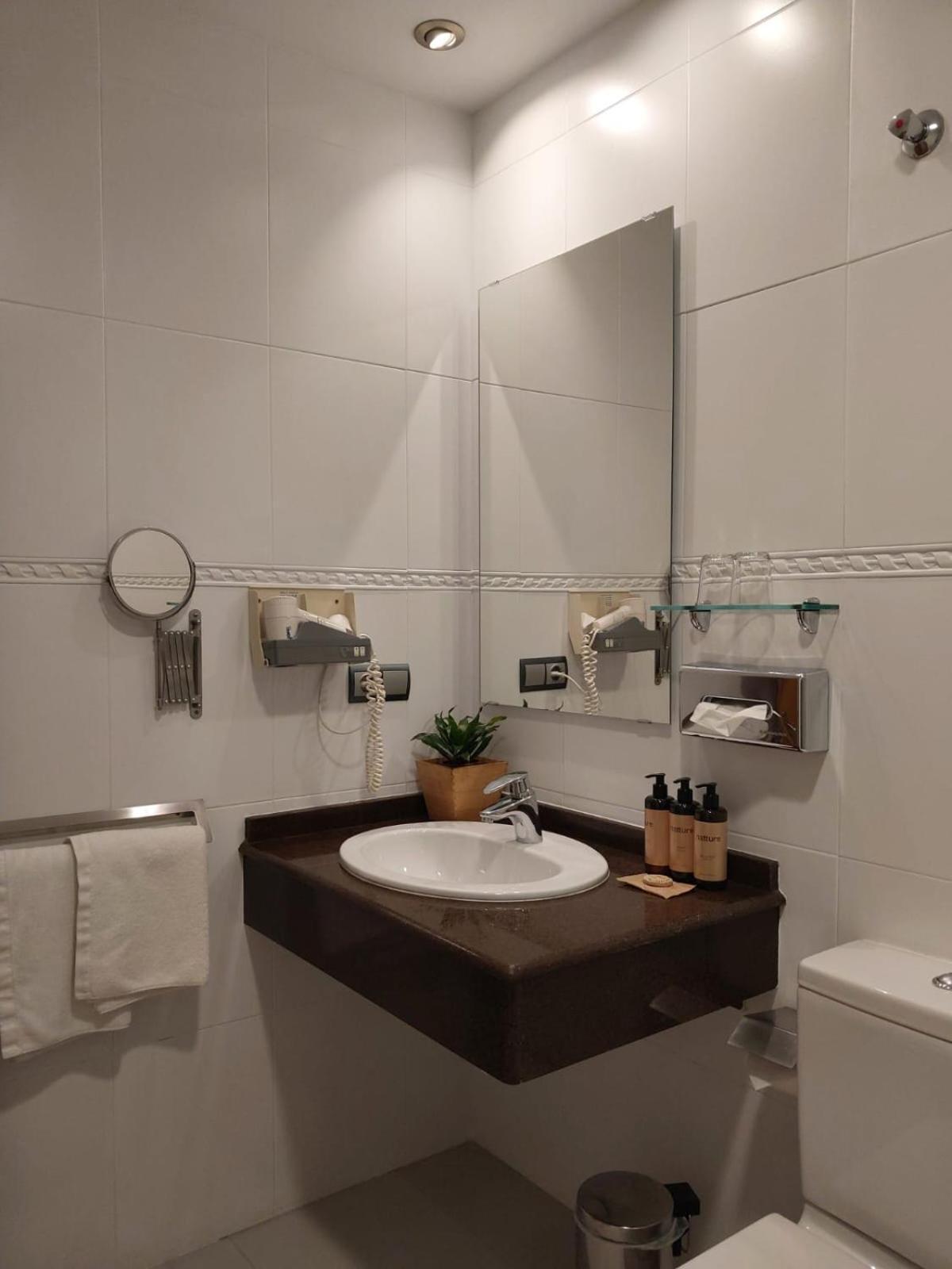 Hotel Nochendi Cangas de Onis Bagian luar foto
