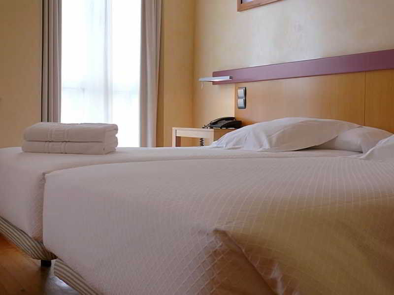 Hotel Nochendi Cangas de Onis Bagian luar foto